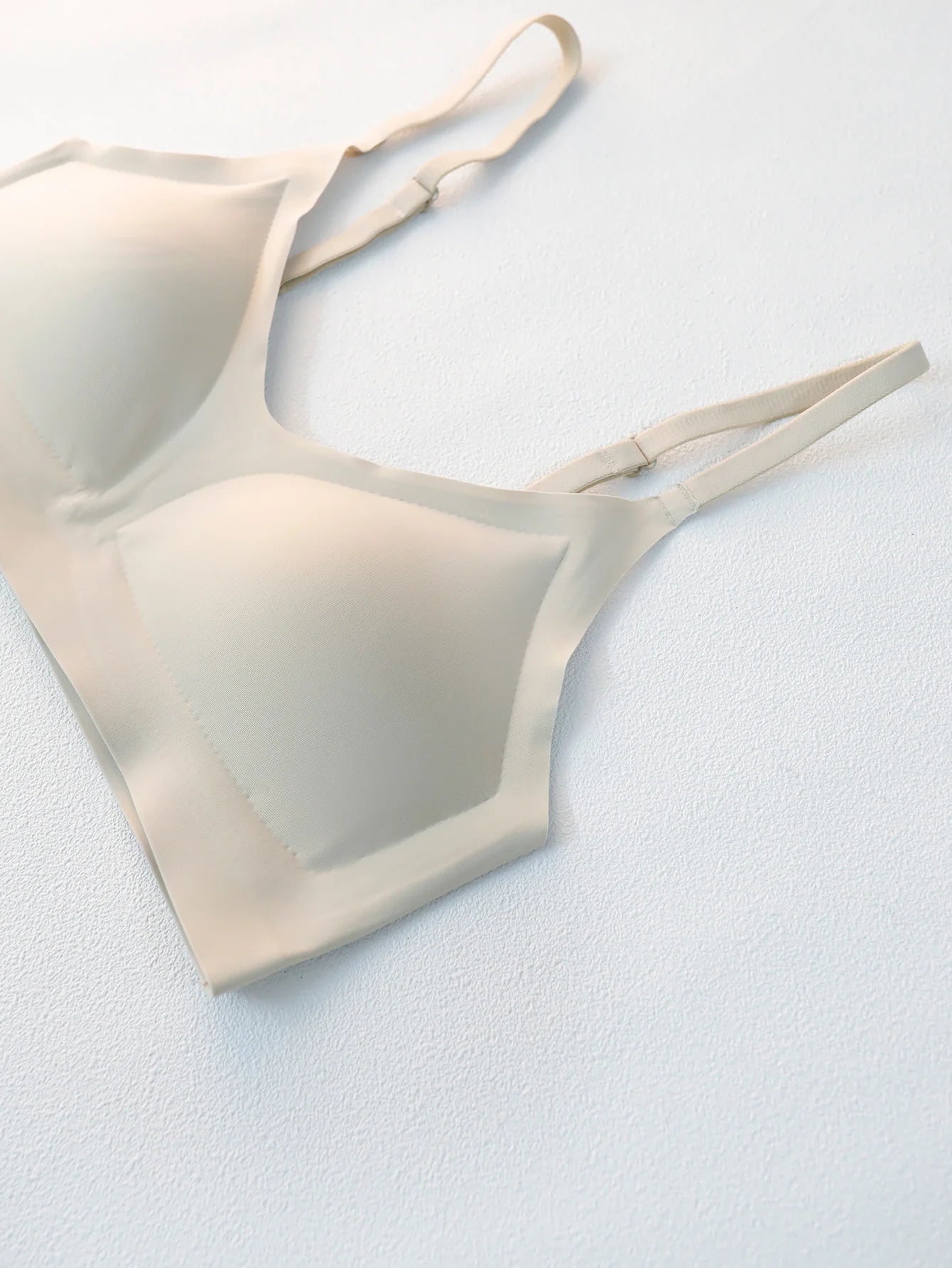 Seamless Wire-Free V-Neck Bra