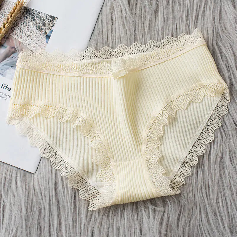 4pcs Women's Lace Bikini Panties – Comfy Breathable Mid-Rise Cotton Underwear